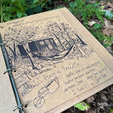 Cornwall Woodland Shepherd'S Hut - Dennis Hut Бодмин Екстериор снимка