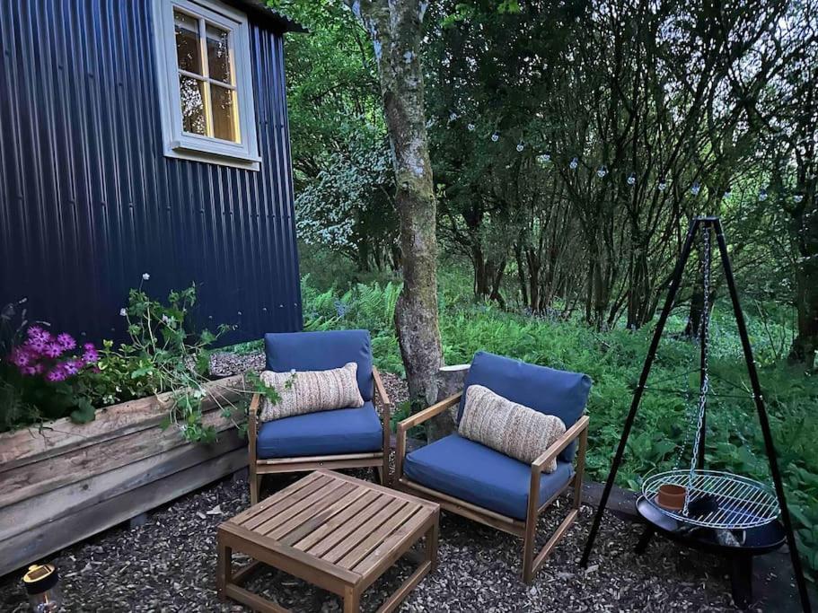 Cornwall Woodland Shepherd'S Hut - Dennis Hut Бодмин Екстериор снимка